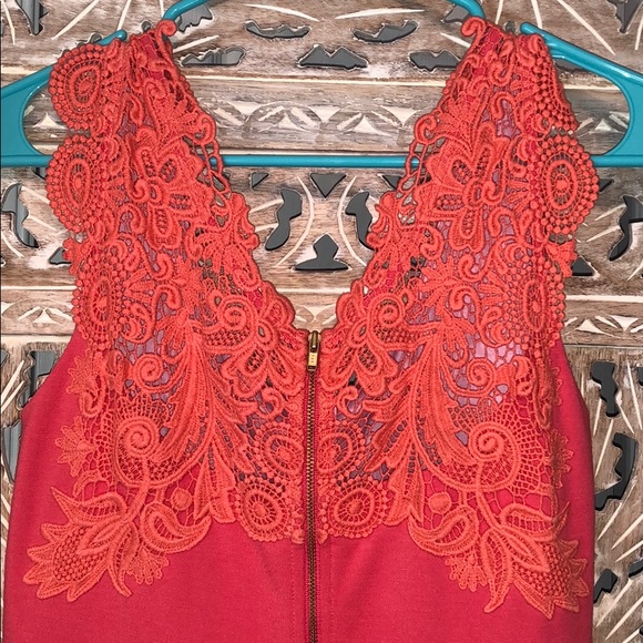 NWOT Lilly Pulitzer Dress w/ Intricate Lace Detail - Picture 3 of 6